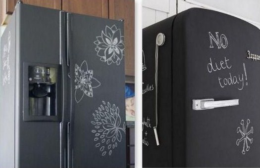 Le frigo repeint à la peinture ardoise, c'est une super idée, non